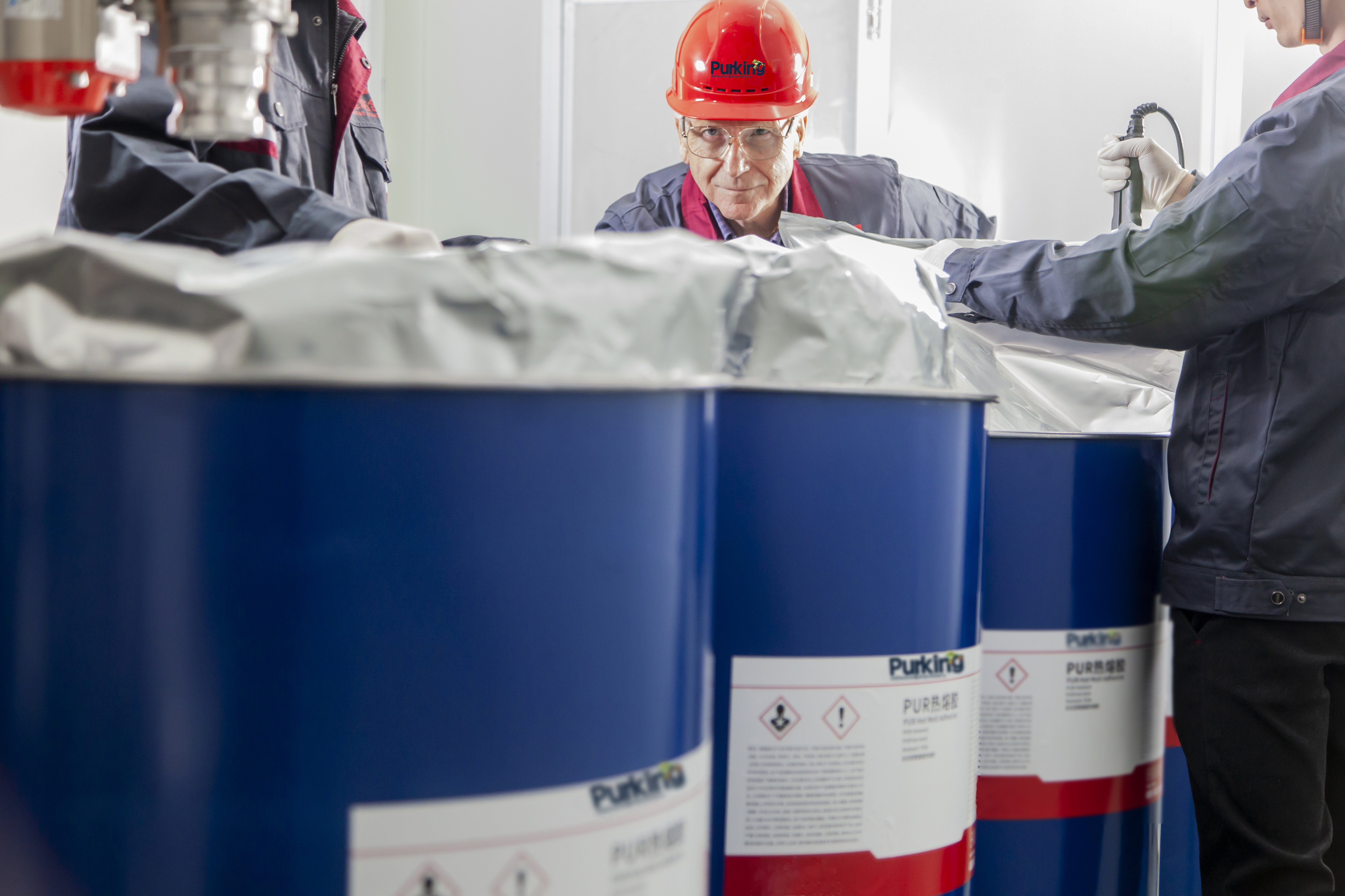 Ka hoʻohana ʻana i nā mea hoʻoheheʻe wela polyurethane reactive